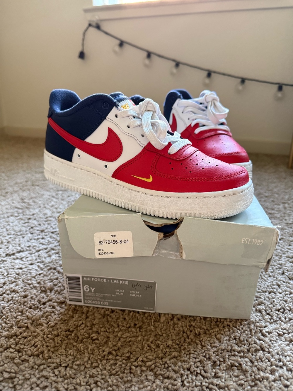 Nike AF1 White Blue Red Low-Top Size 6